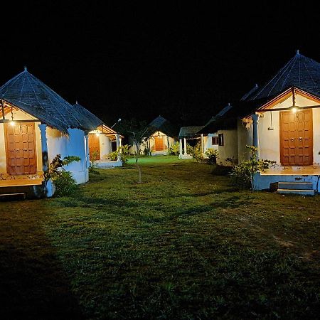 Modhera Sunrise Resort - Tents Bhungas Jungle Restaurants & Candlelight Dining Kalri Exterior photo