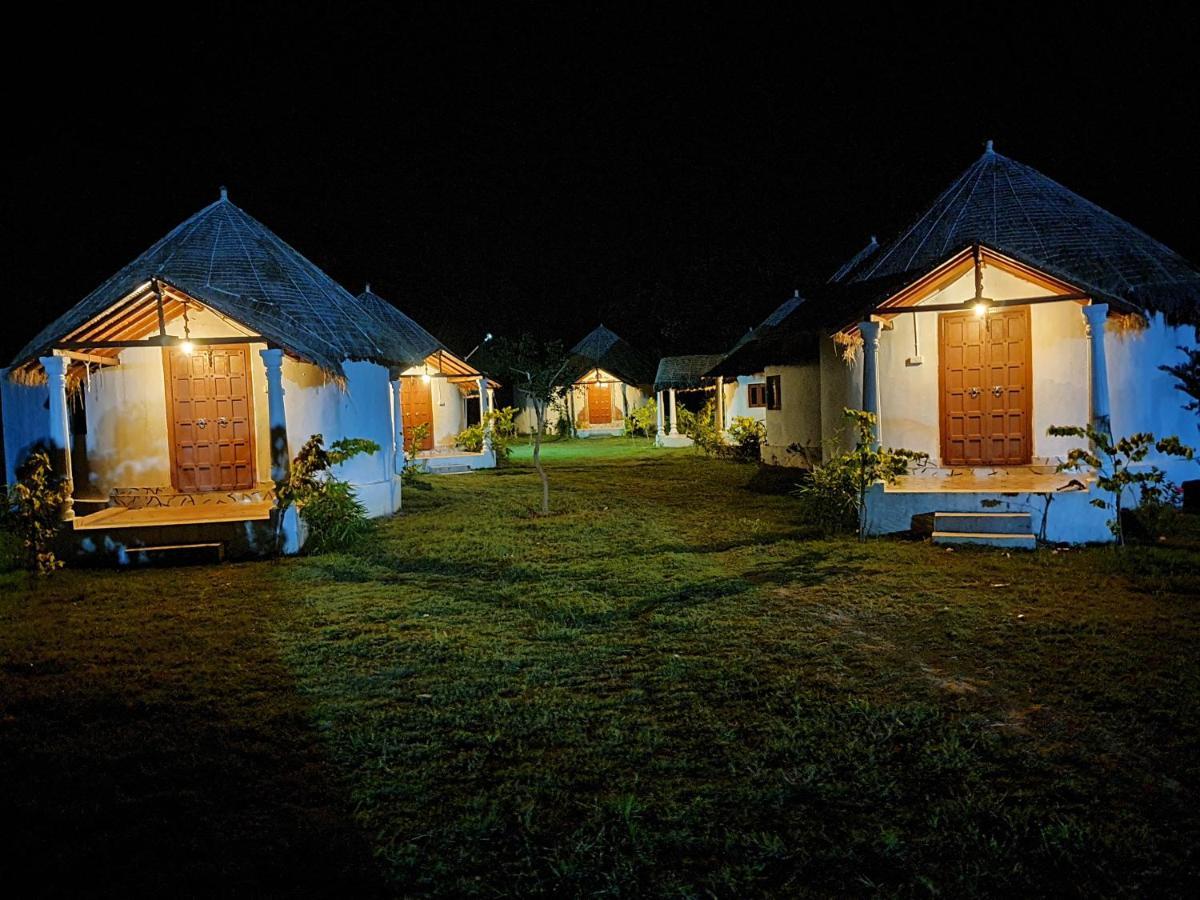 Modhera Sunrise Resort - Tents Bhungas Jungle Restaurants & Candlelight Dining Kalri Exterior photo