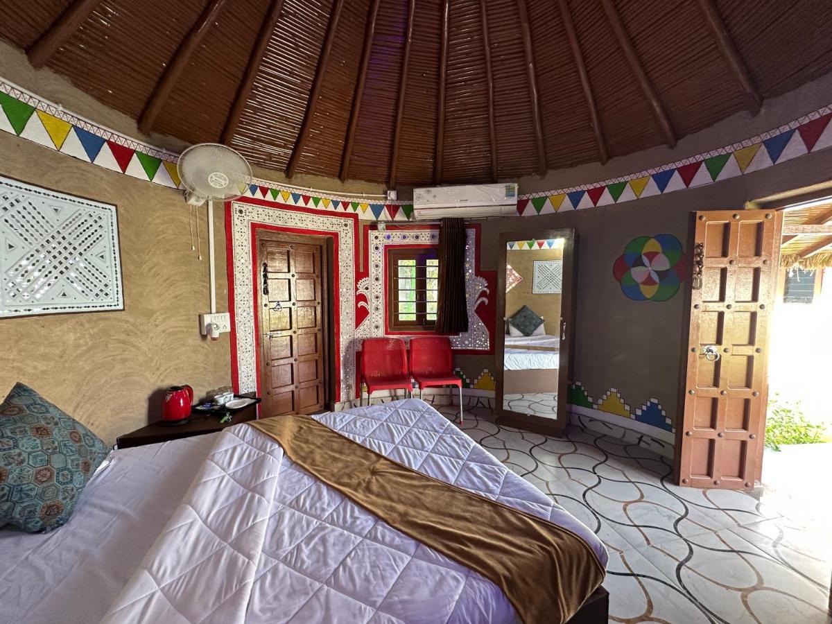 Modhera Sunrise Resort - Tents Bhungas Jungle Restaurants & Candlelight Dining Kalri Exterior photo