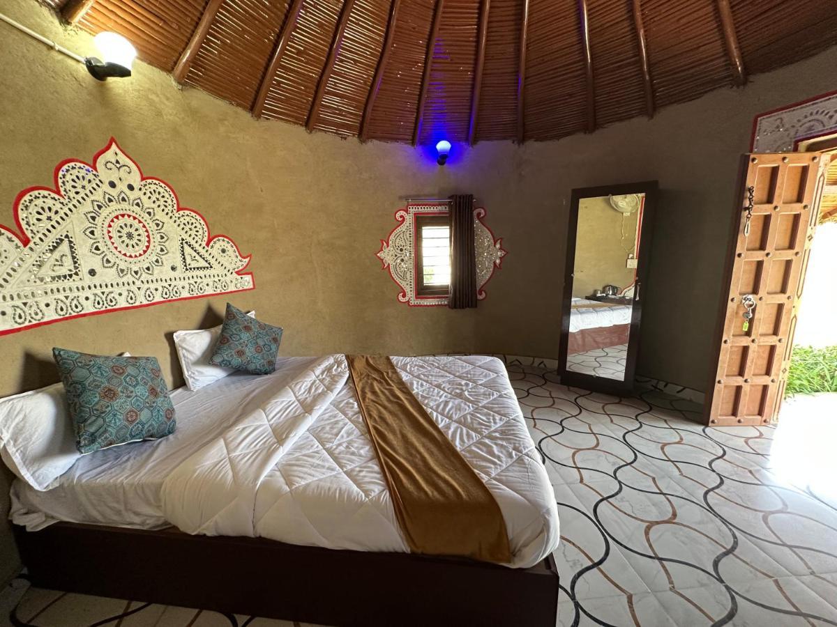Modhera Sunrise Resort - Tents Bhungas Jungle Restaurants & Candlelight Dining Kalri Exterior photo