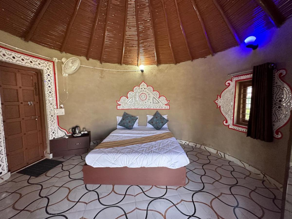 Modhera Sunrise Resort - Tents Bhungas Jungle Restaurants & Candlelight Dining Kalri Exterior photo