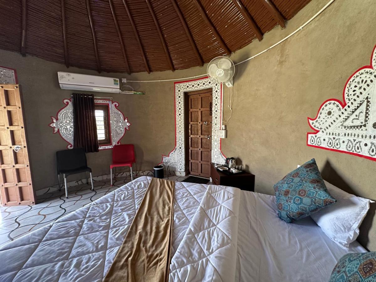 Modhera Sunrise Resort - Tents Bhungas Jungle Restaurants & Candlelight Dining Kalri Exterior photo