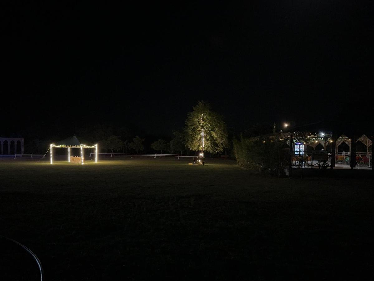 Modhera Sunrise Resort - Tents Bhungas Jungle Restaurants & Candlelight Dining Kalri Exterior photo
