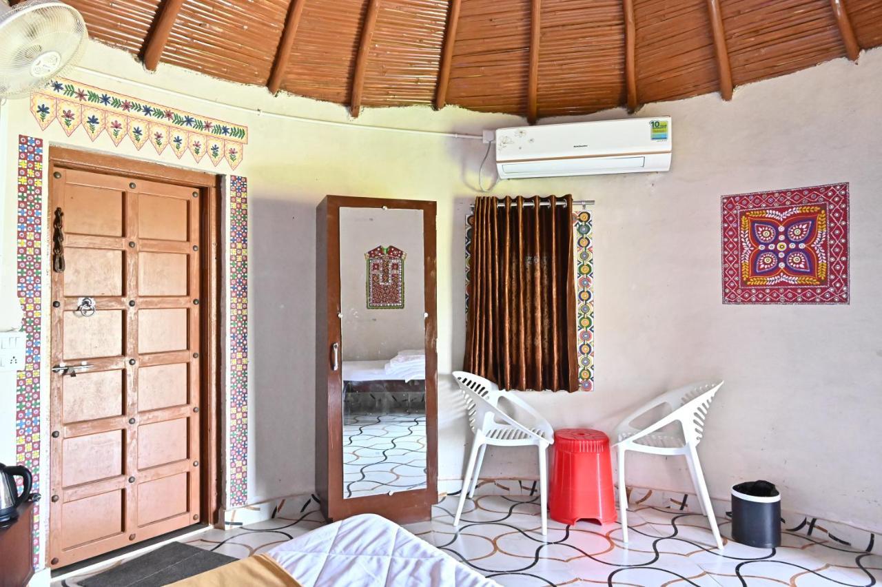Modhera Sunrise Resort - Tents Bhungas Jungle Restaurants & Candlelight Dining Kalri Exterior photo