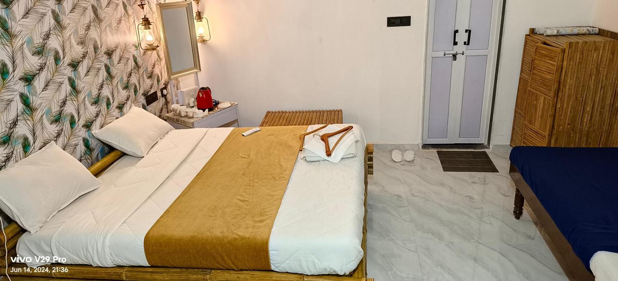 Modhera Sunrise Resort - Tents Bhungas Jungle Restaurants & Candlelight Dining Kalri Exterior photo