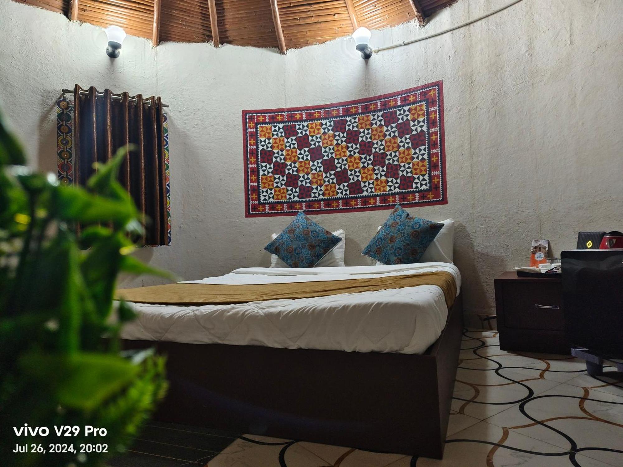 Modhera Sunrise Resort - Tents Bhungas Jungle Restaurants & Candlelight Dining Kalri Exterior photo